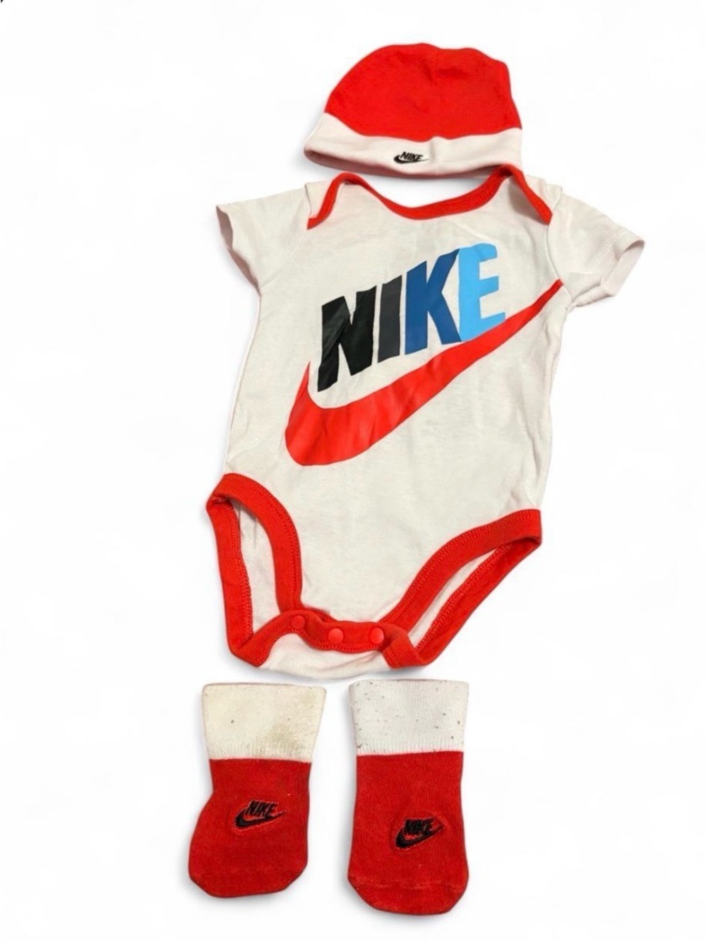 Nike baby 3-piece set - bodysuit, hat & booties